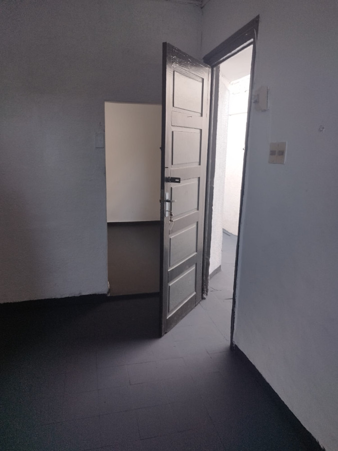 Apartamento ID.4515 - Alquiler Apartamento 3 Dormitorios La Teja con Patio Interno
