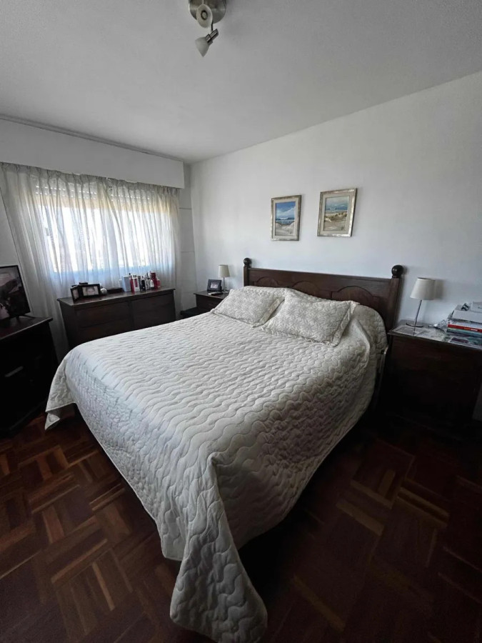 Apartamento ID.4749 - Alquiler Apartamento 3 Dormitorios Buceo con estacionamiento 