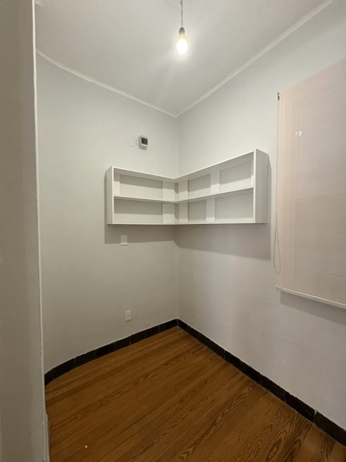 Apartamento ID.5209 - Alquiler Apartamento 2 Dormitorios Centro con Balcon 
