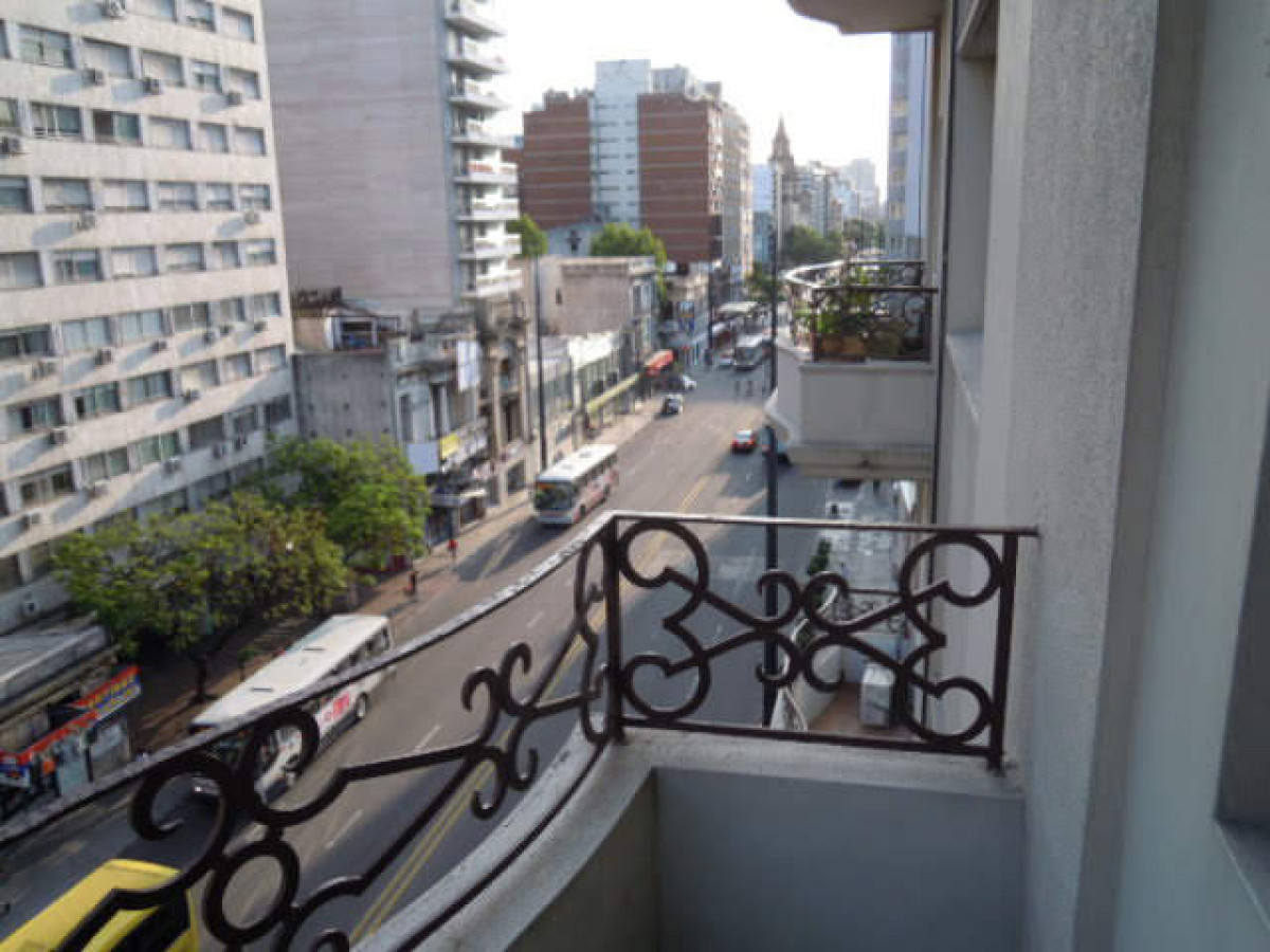 Apartamento ID.6470 - Venta con Renta Apartamento 2 Dormitorios Cordón con balcon