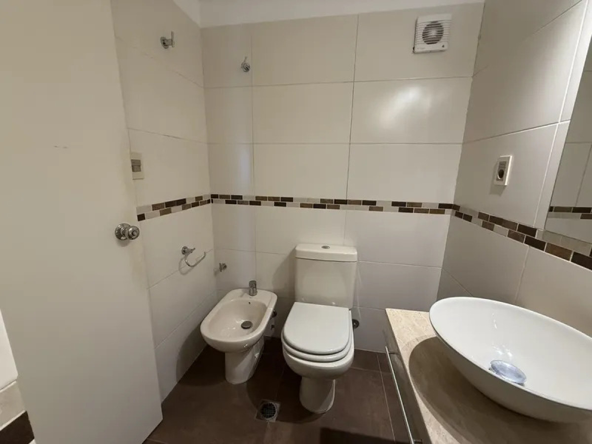 Apartamento ID.6690 - Alquiler Apartamento 1 Dormitorio Pocitos con balcon 