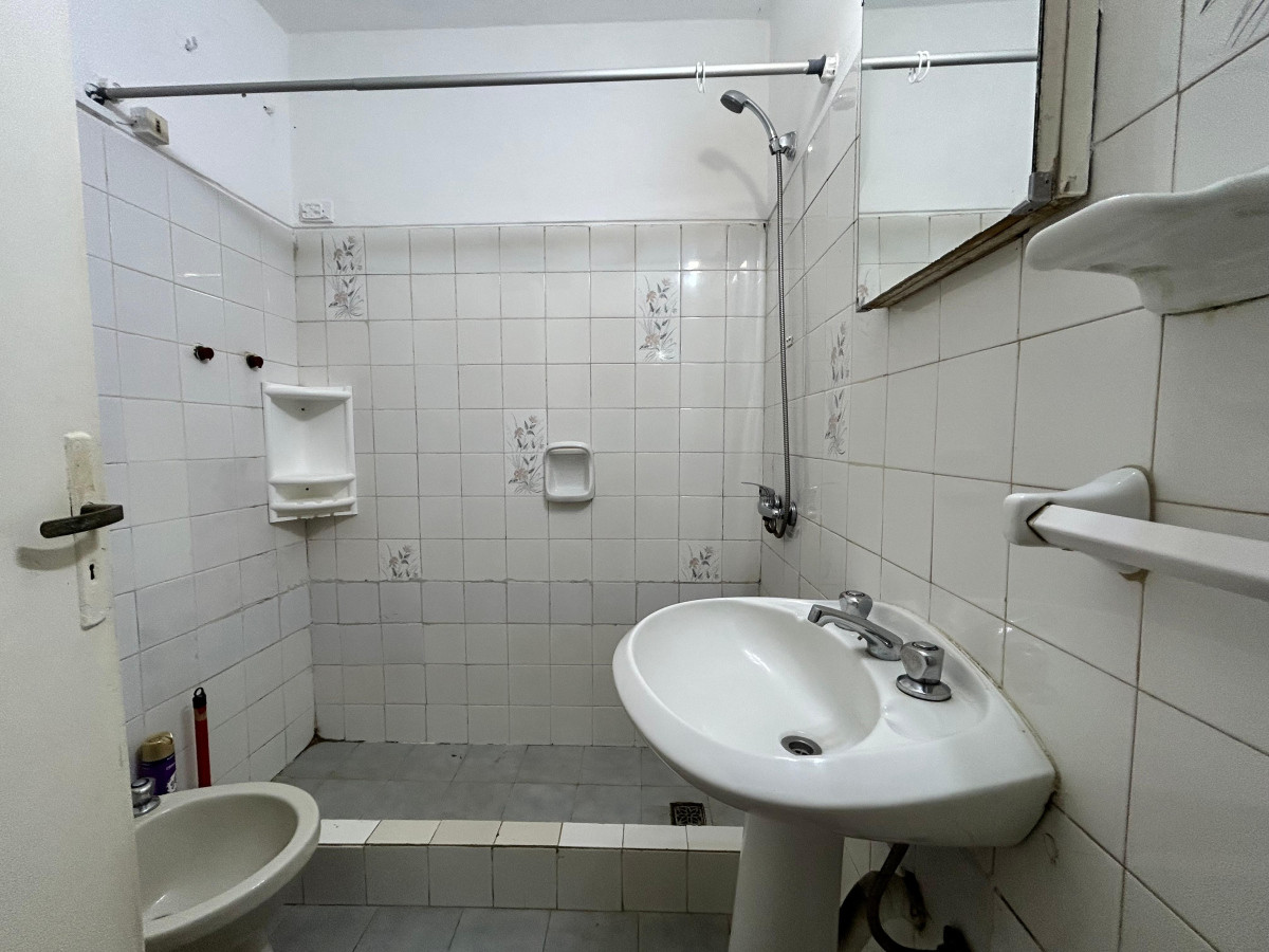 Apartamento ID.4570 - Venta Apartamento 1 Dormitorio La Blanqueada con Patio