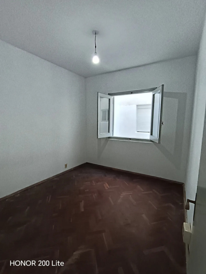 Apartamento ID.6744 - Alquiler Apartamento 1 Dormitorio La Comercial con Patio