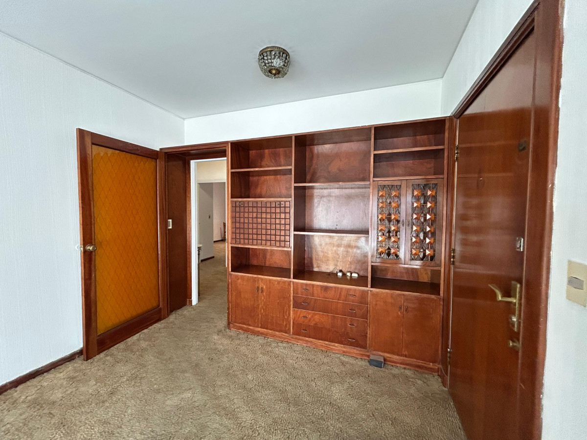 Apartamento ID.4793 - Alquiler Apartamento 3 Dormitorios Punta Carretas con balcón 
