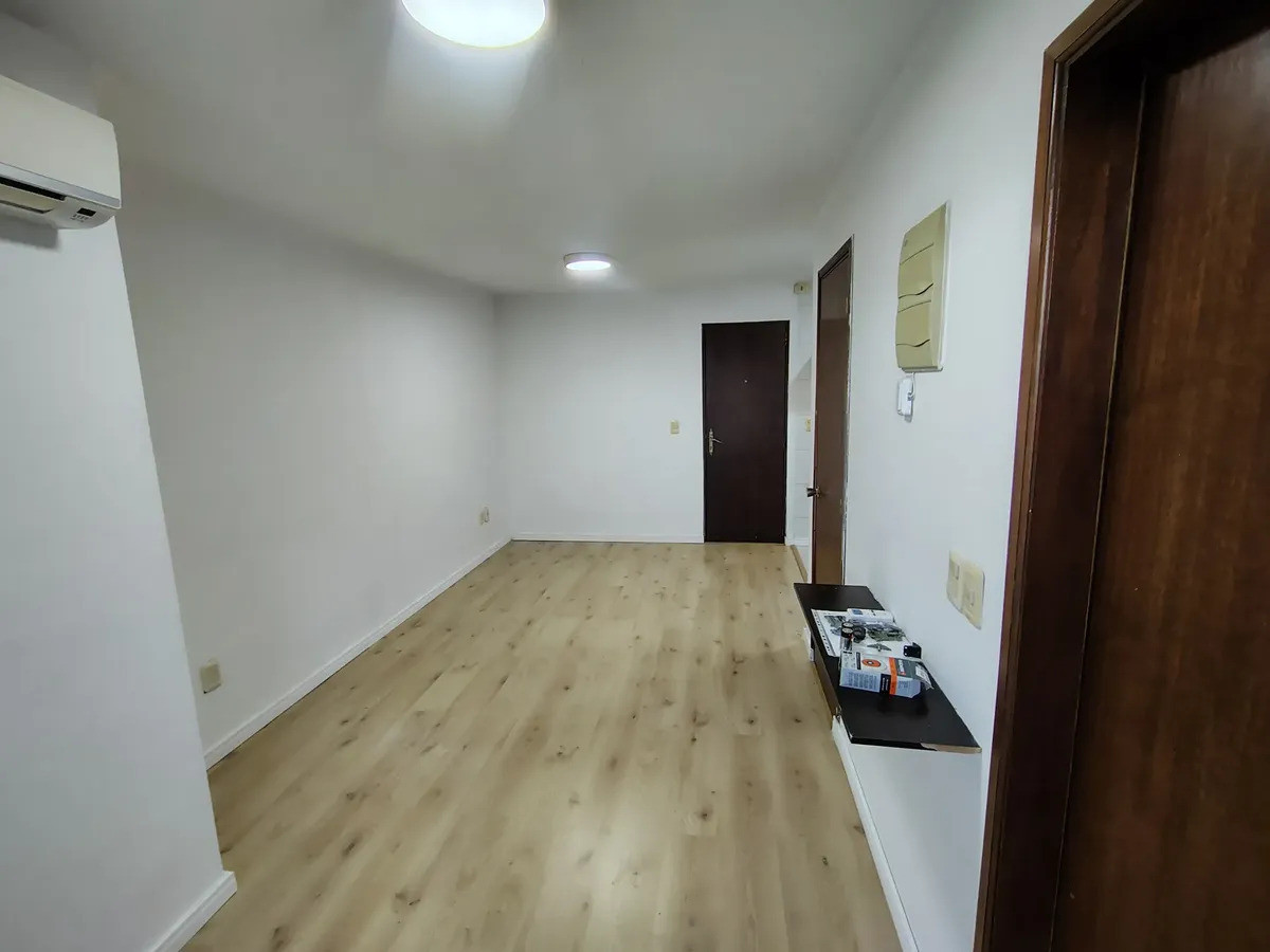 Apartamento ID.6833 - Alquiler Apartamento 1 Dormitorio Parque Rodo balcon y garaje