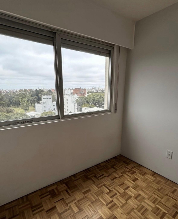 Apartamento ID.6822 - Alquiler Apartamento 2 Dormitorios Parque Batlle con cochera 