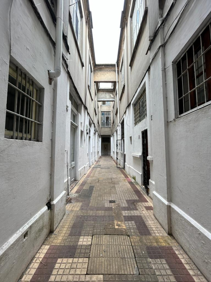 Apartamento ID.6111 - Alquiler Apartamento 1 Dormitorio Centro con patio pequeño