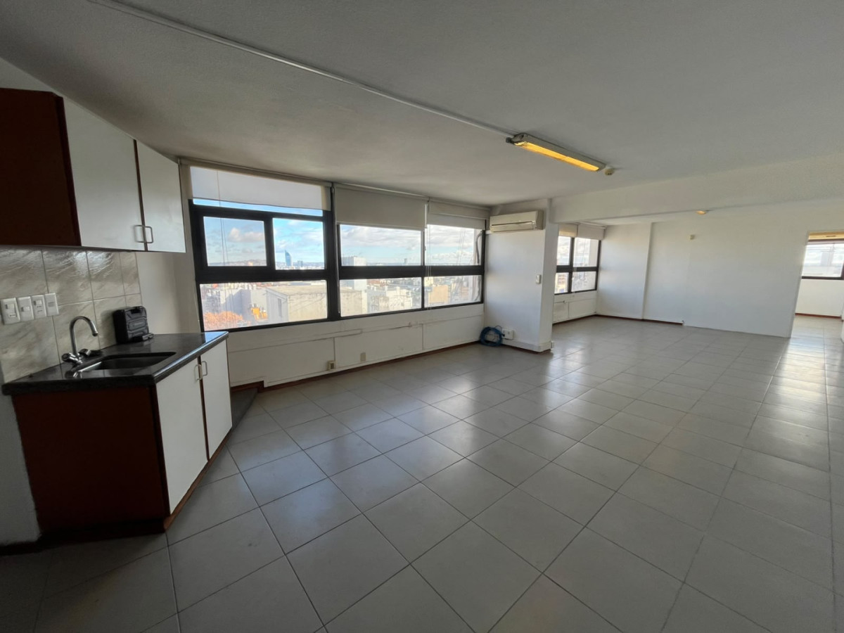 Apartamento ID.6580 - Venta con Renta Apartamento 1 Dormitorio Tres Cruces Cochera