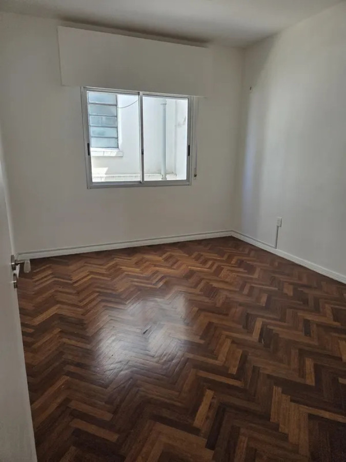Apartamento ID.6827 - Alquiler Apartamento 1 Dormitorio La Comercial con patio 