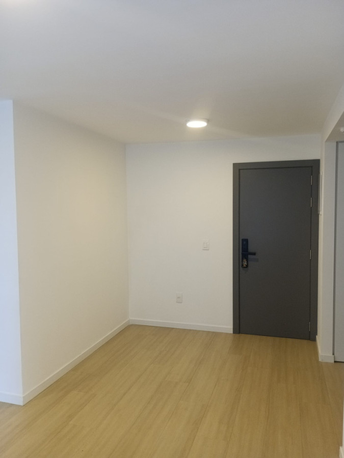 Apartamento ID.6025 - Alquiler Apartamento 1 Dormitorio Malvin con balcon y garaje