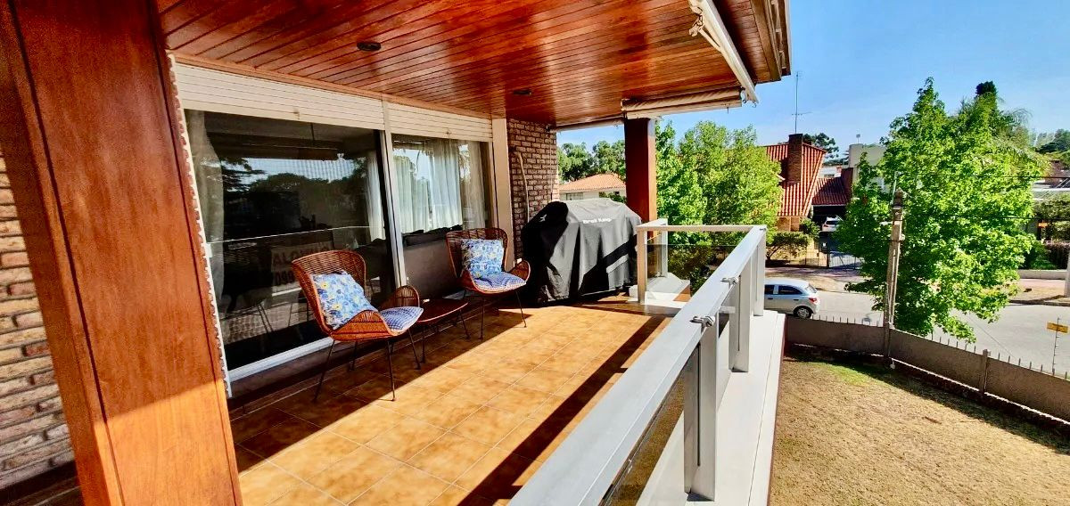 Apartamento ID.3930 - Alquiler Apartamento 3 Dormitorios Carrasco con Terraza