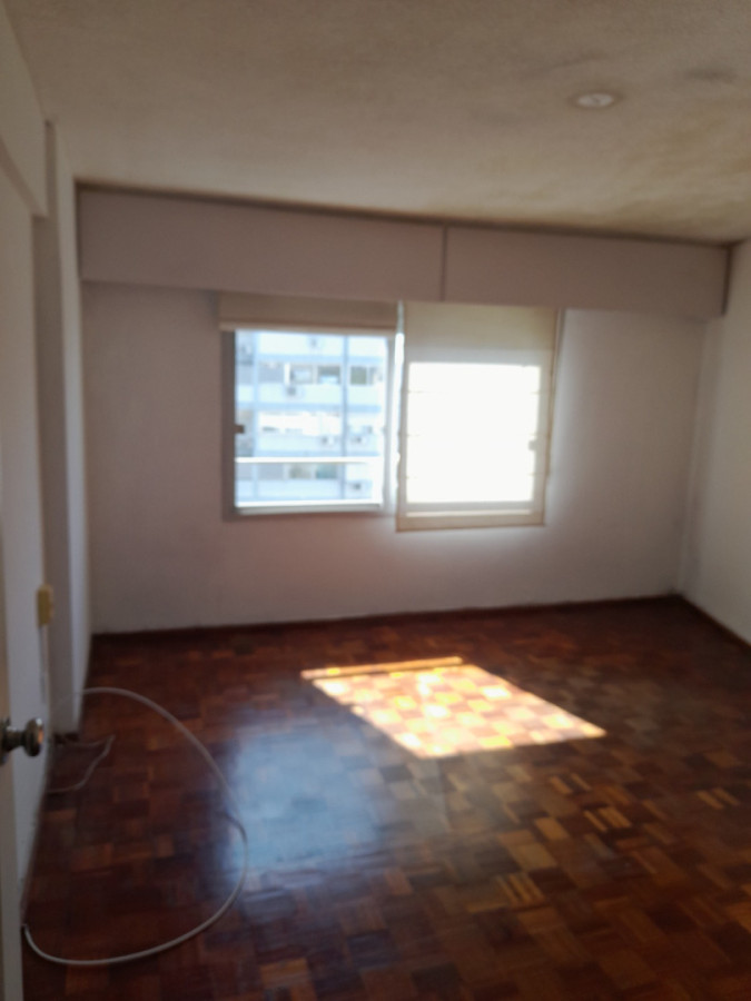 Apartamento ID.6472 - Alquiler Apartamento 2 Dormitorios Parque Batlle con balcon 