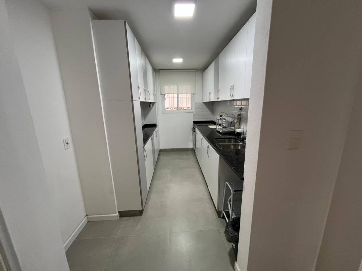 Apartamento ID.5640 - Alquiler Apartamento 4 Dormitorios Pocitos con terraza