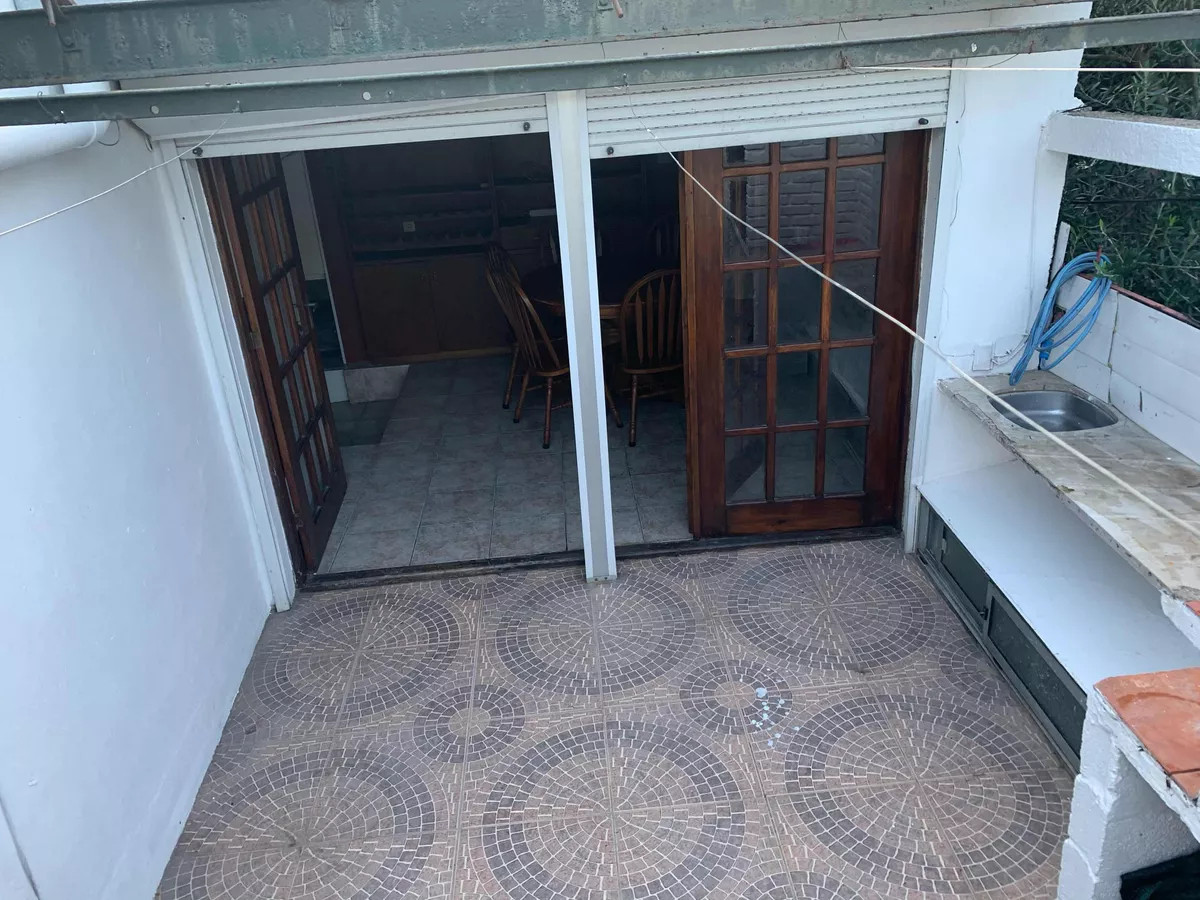 Apartamento ID.4282 - Venta con Renta Apartamento 3 Dormitorios La Comercial Terraza
