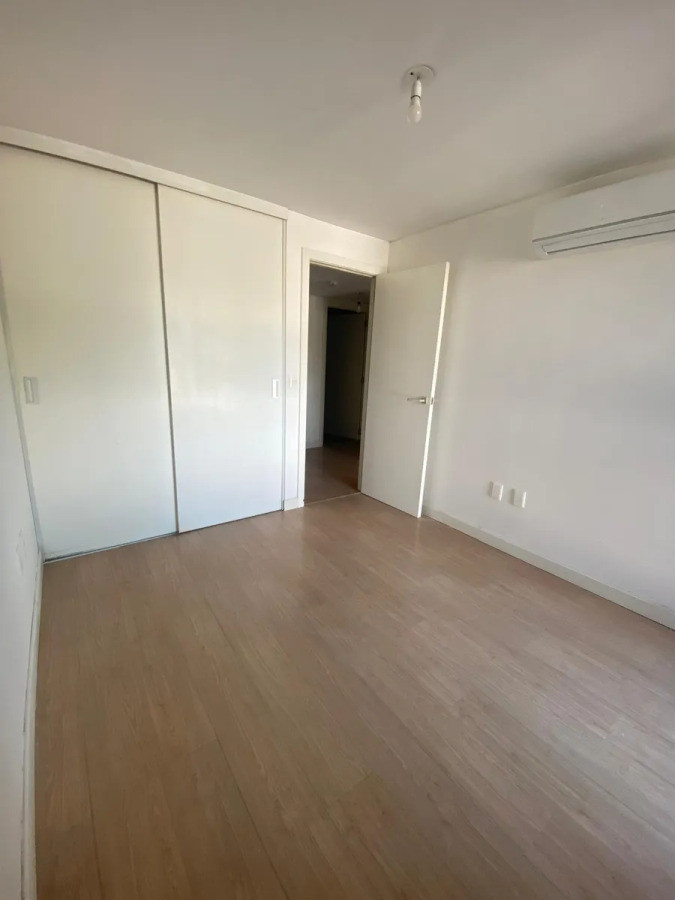 Apartamento ID.5404 - Alquiler o Venta Apartamento 2 Dormitorios Centro con balcon