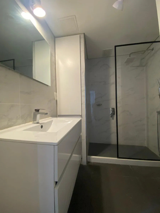 Apartamento ID.5404 - Alquiler o Venta Apartamento 2 Dormitorios Centro con balcon