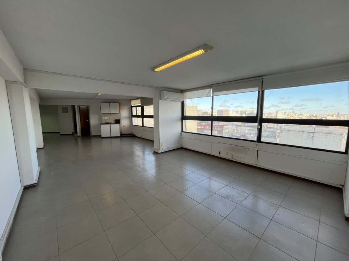 Apartamento ID.6580 - Venta con Renta Apartamento 1 Dormitorio Tres Cruces Cochera