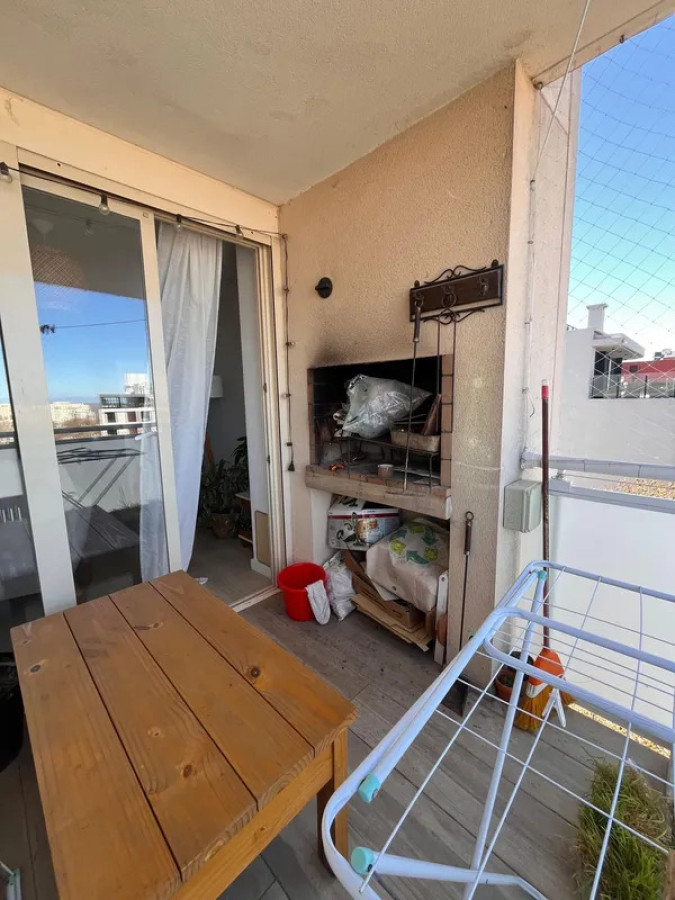 Apartamento ID.6945 - Venta con Renta Apartamento 2 Dormitorios Cordon con terraza