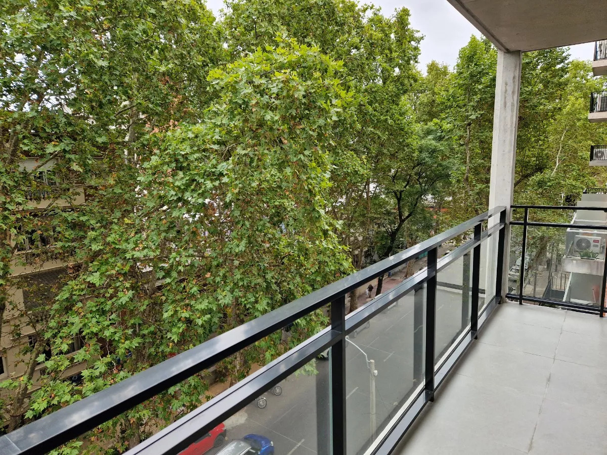 Apartamento ID.4604 - Alquiler Apartamento 1 Dormitorio Pocitos con balcón y garaje  