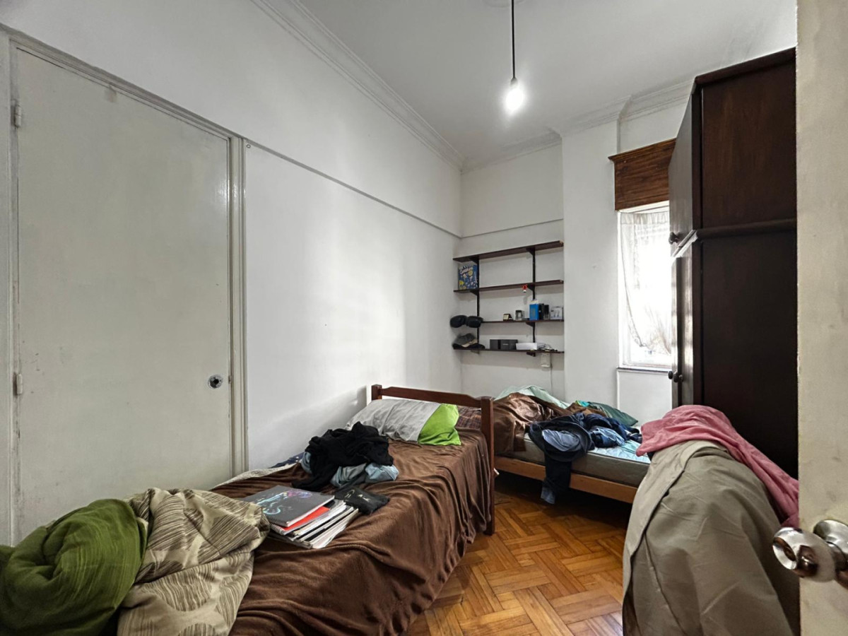 Apartamento ID.6470 - Venta con Renta Apartamento 2 Dormitorios Cordón con balcon
