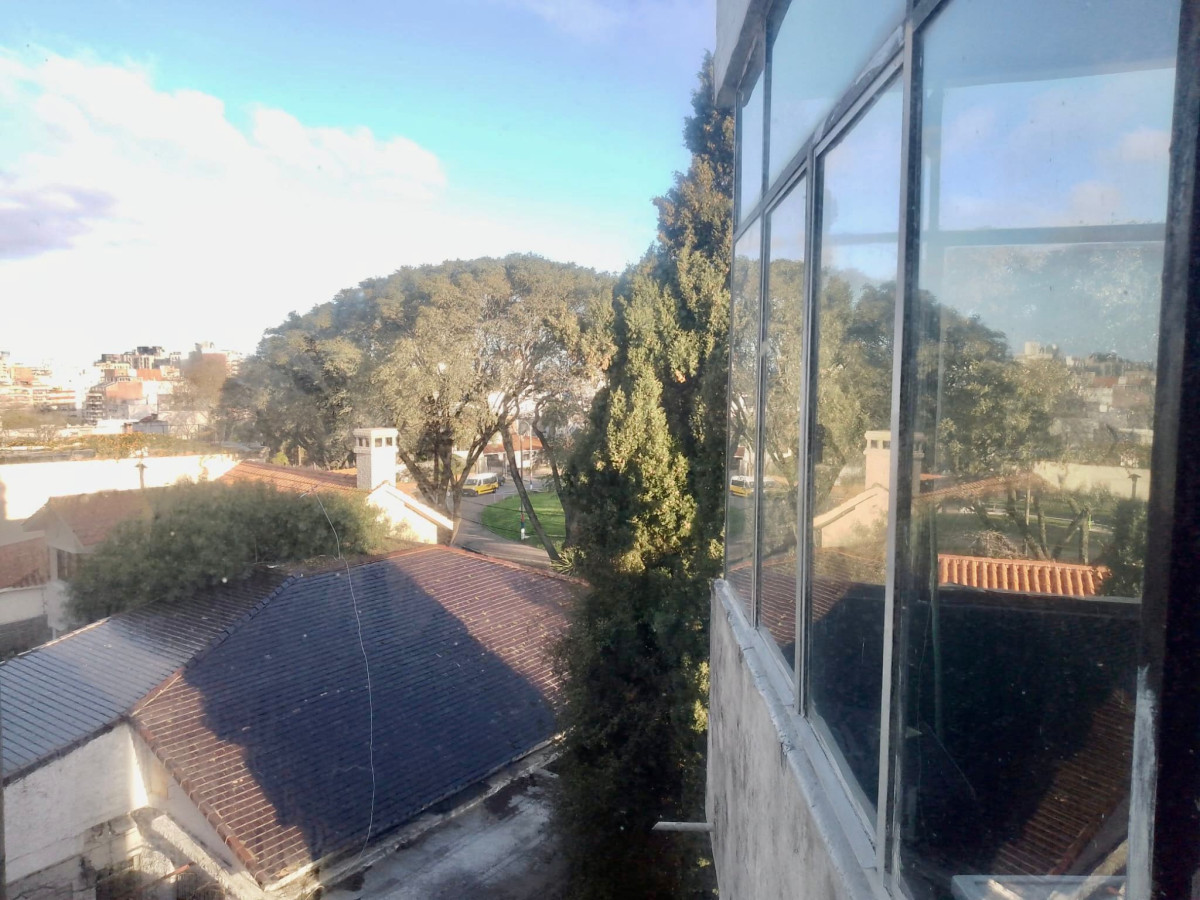 Apartamento ID.3661 - Alquiler Apartamento 2 Dormitorios Malvin Sur con Balcón