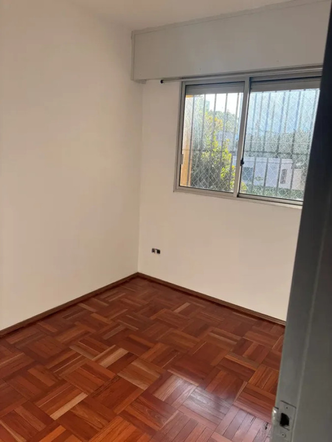 Apartamento ID.6145 - Alquiler Apartamento 4 Dormitorios Pocitos con balcon