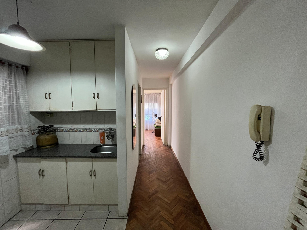 Apartamento ID.5270 - Venta Apartamento 1 Dormitorio Ciudad Vieja con patio
