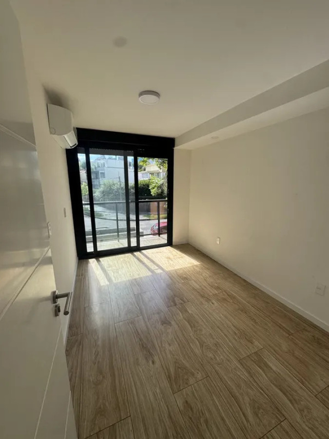 Apartamento ID.6240 - Alquiler Apartamento 1 Dormitorio Pocitos con balcon