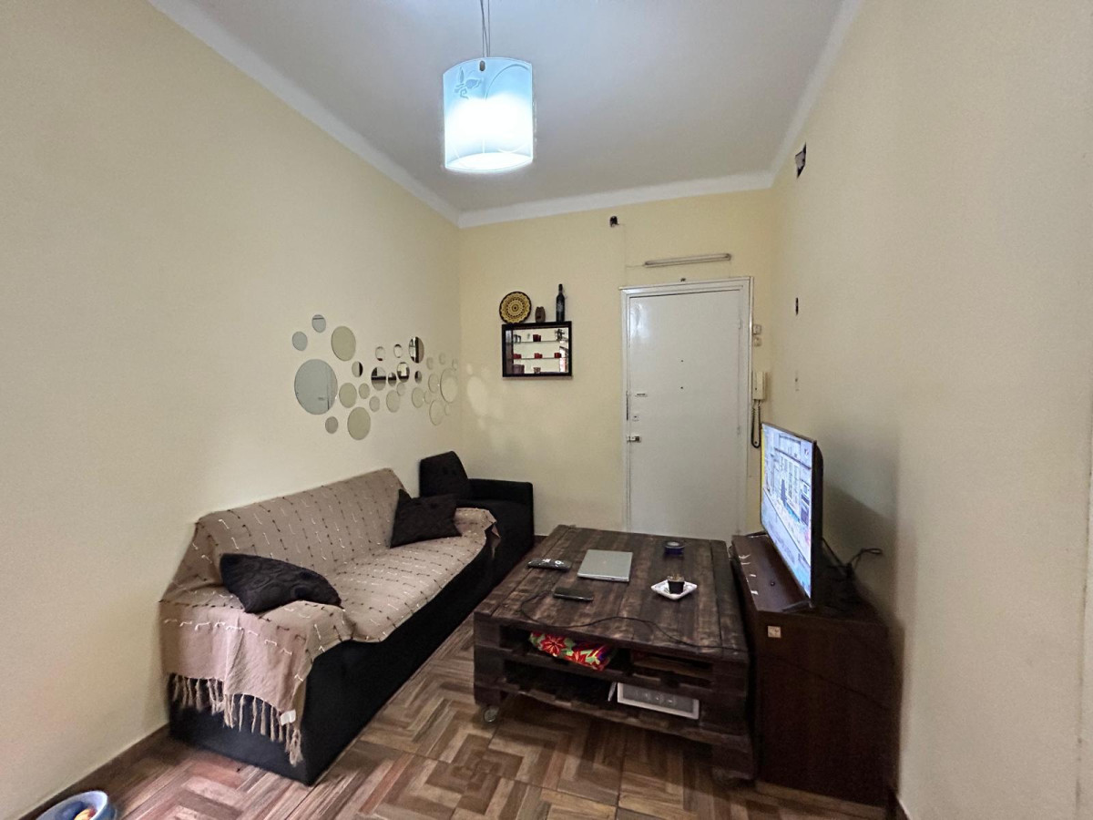 Apartamento ID.3019 - Venta con Renta Apartamento 2 Dormitorio La Comercial Patio