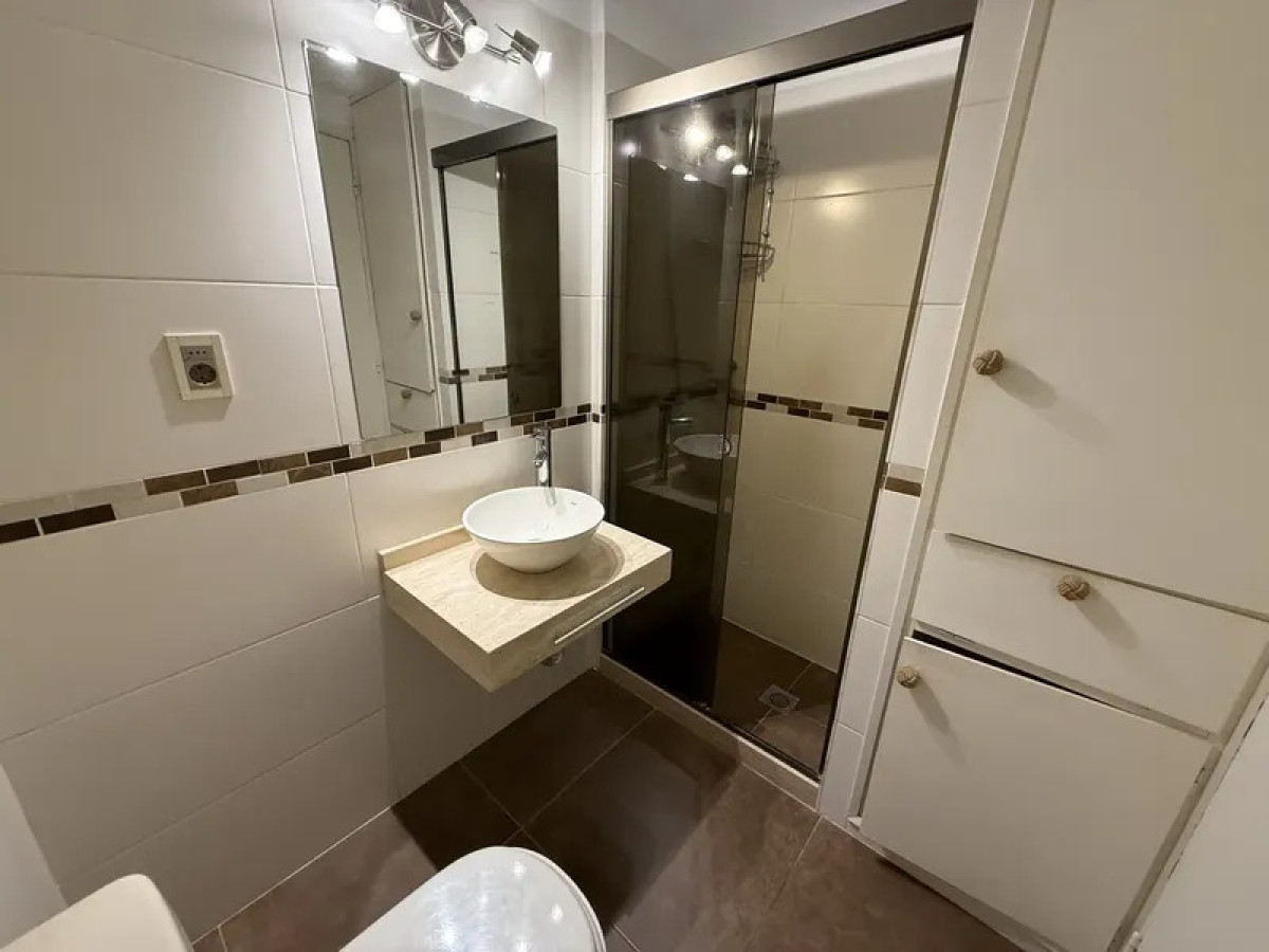 Apartamento ID.6690 - Alquiler Apartamento 1 Dormitorio Pocitos con balcon 