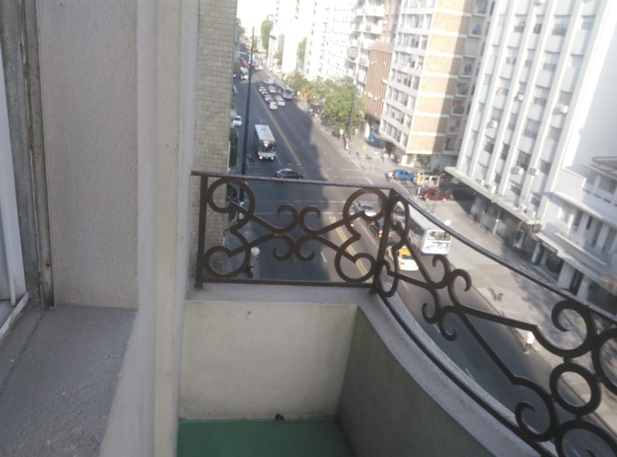 Apartamento ID.6470 - Venta con Renta Apartamento 2 Dormitorios Cordón con balcon