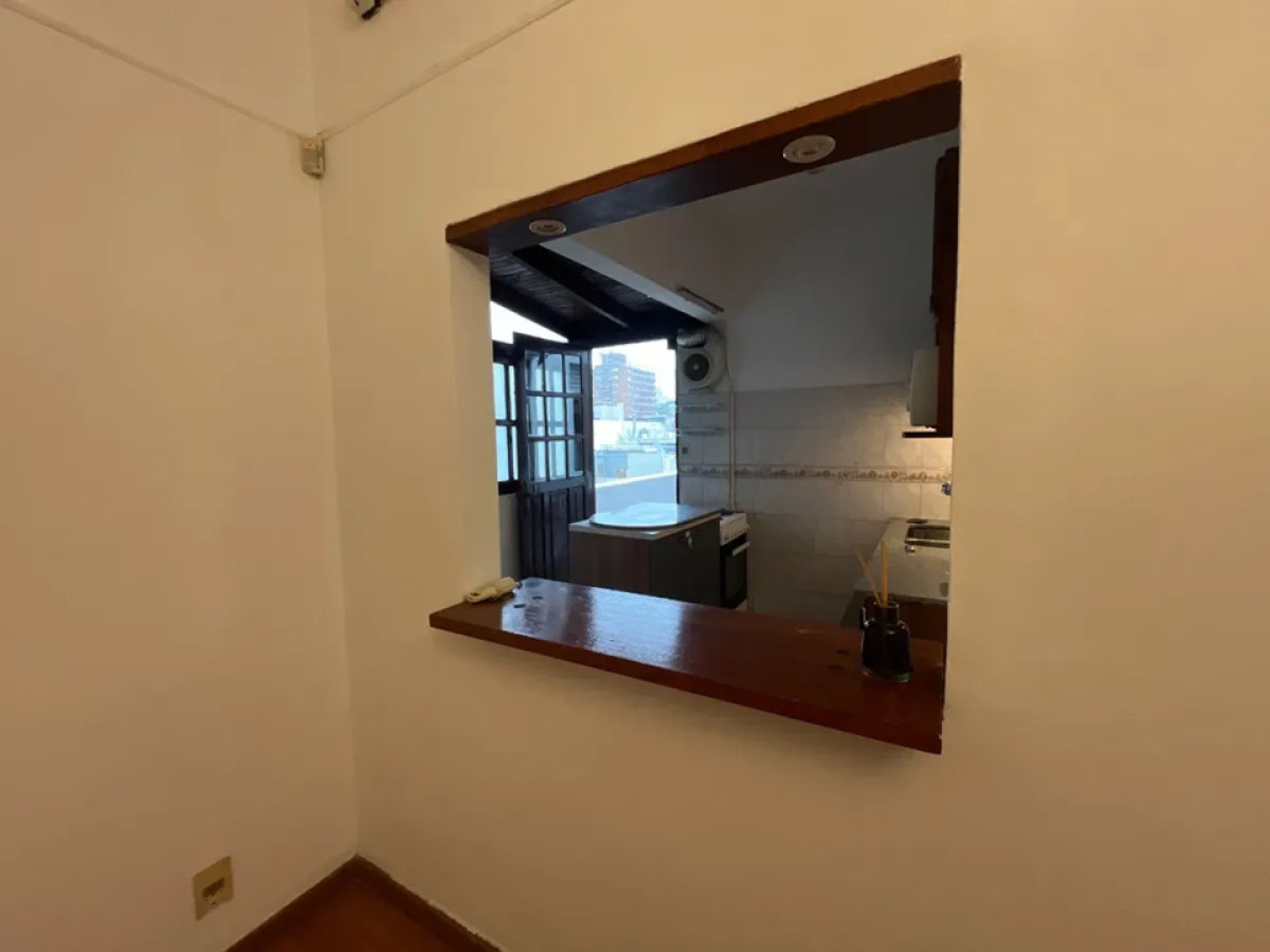 Apartamento ID.6765 - Alquiler Apartamento 2 Dormitorios Punta Carretas con balcon