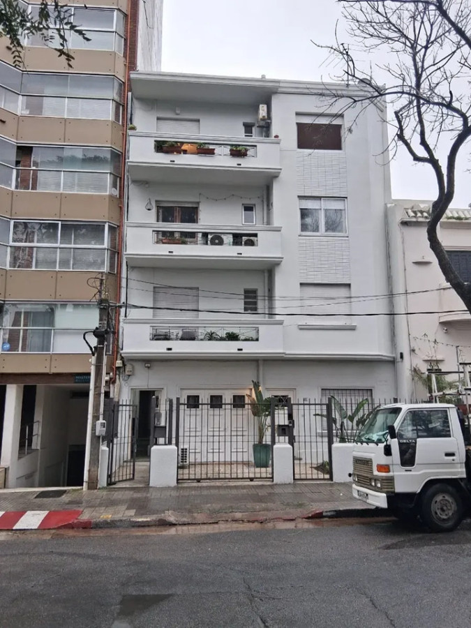 Apartamento ID.6765 - Alquiler Apartamento 2 Dormitorios Punta Carretas con balcon