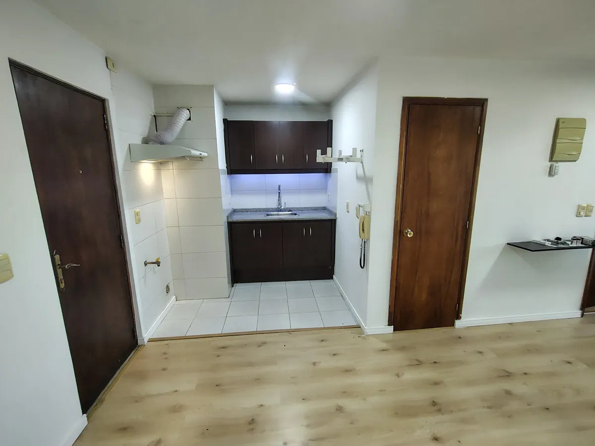 Apartamento ID.6833 - Alquiler Apartamento 1 Dormitorio Parque Rodo balcon y garaje