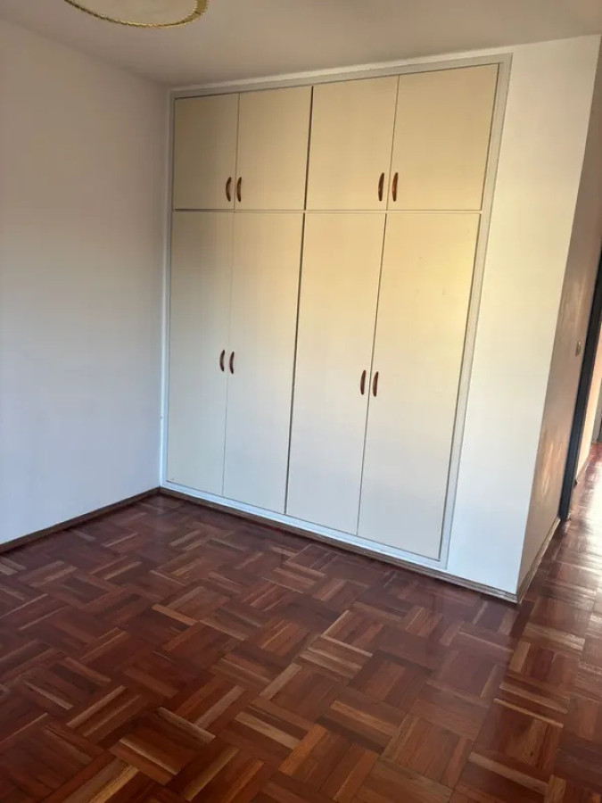 Apartamento ID.6145 - Alquiler Apartamento 4 Dormitorios Pocitos con balcon