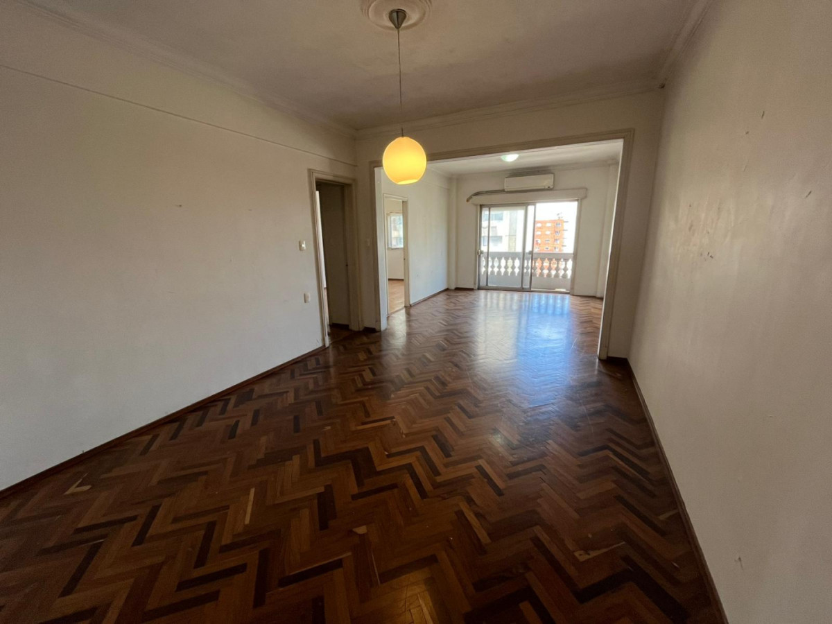 Apartamento ID.5751 - Alquiler o Venta Apartamento 4 Dormitorios Cordon con Balcon