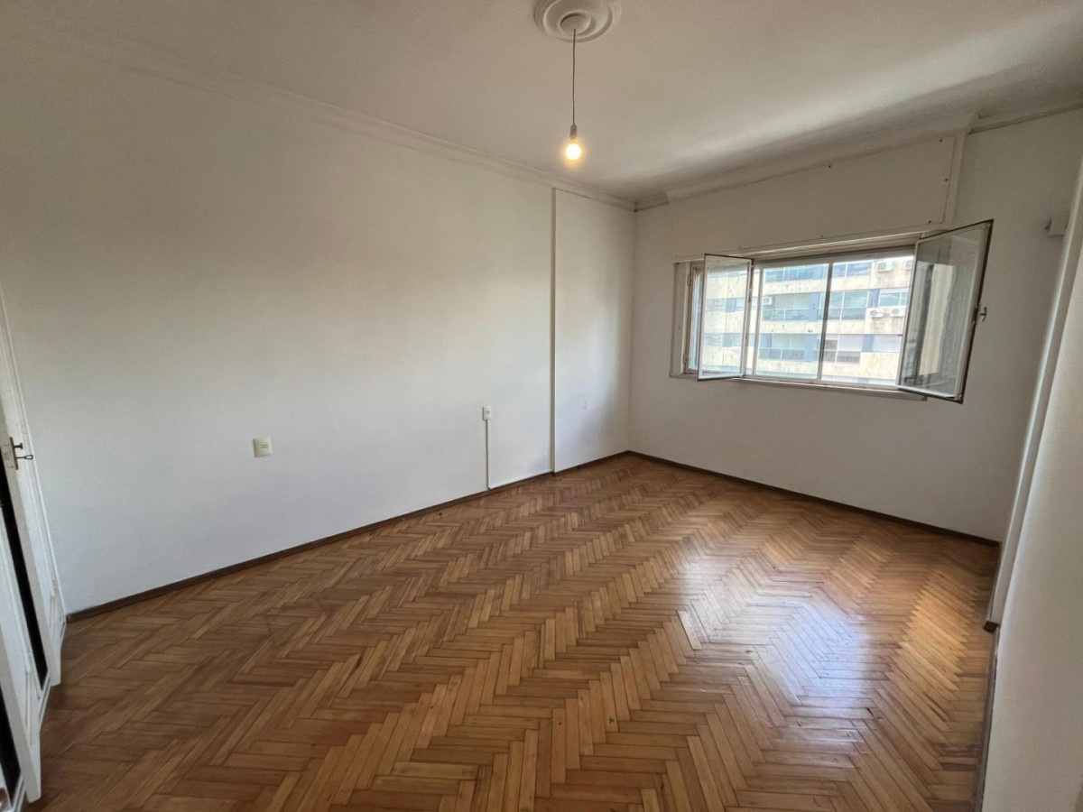 Apartamento ID.5751 - Alquiler o Venta Apartamento 4 Dormitorios Cordon con Balcon