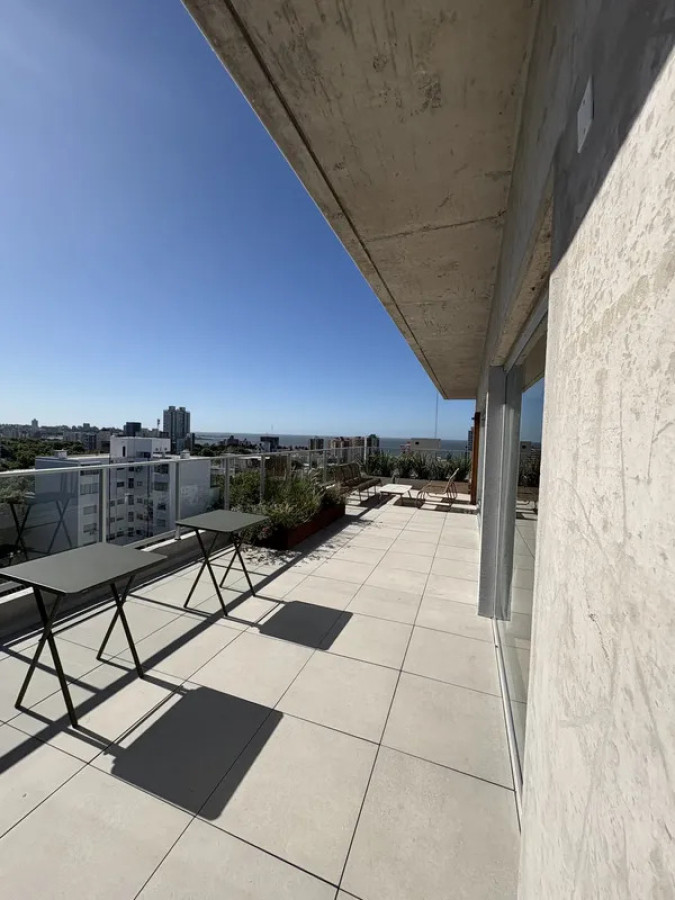 Apartamento ID.6061 - Alquiler Apartamento 1 Dormitorio Centro con balcon y garaje