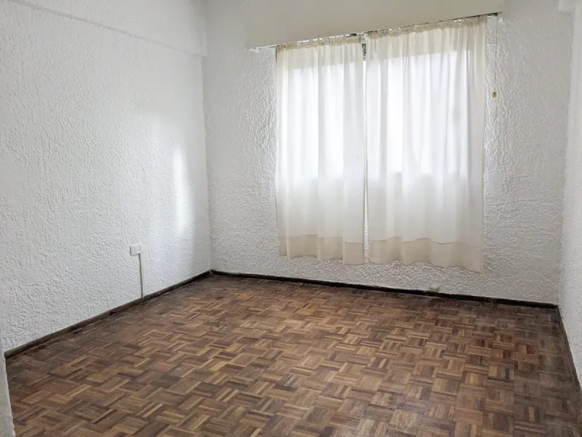 Apartamento ID.6252 - Alquiler Apartamento 2 Dormitorios Centro con terraza 