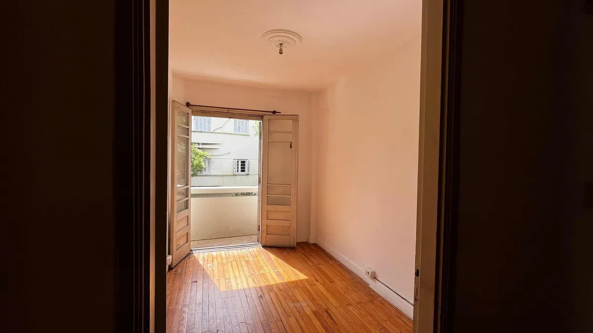 Apartamento ID.4971 - Venta Apartamento con Renta 3 Dormitorios Cordón con patio 