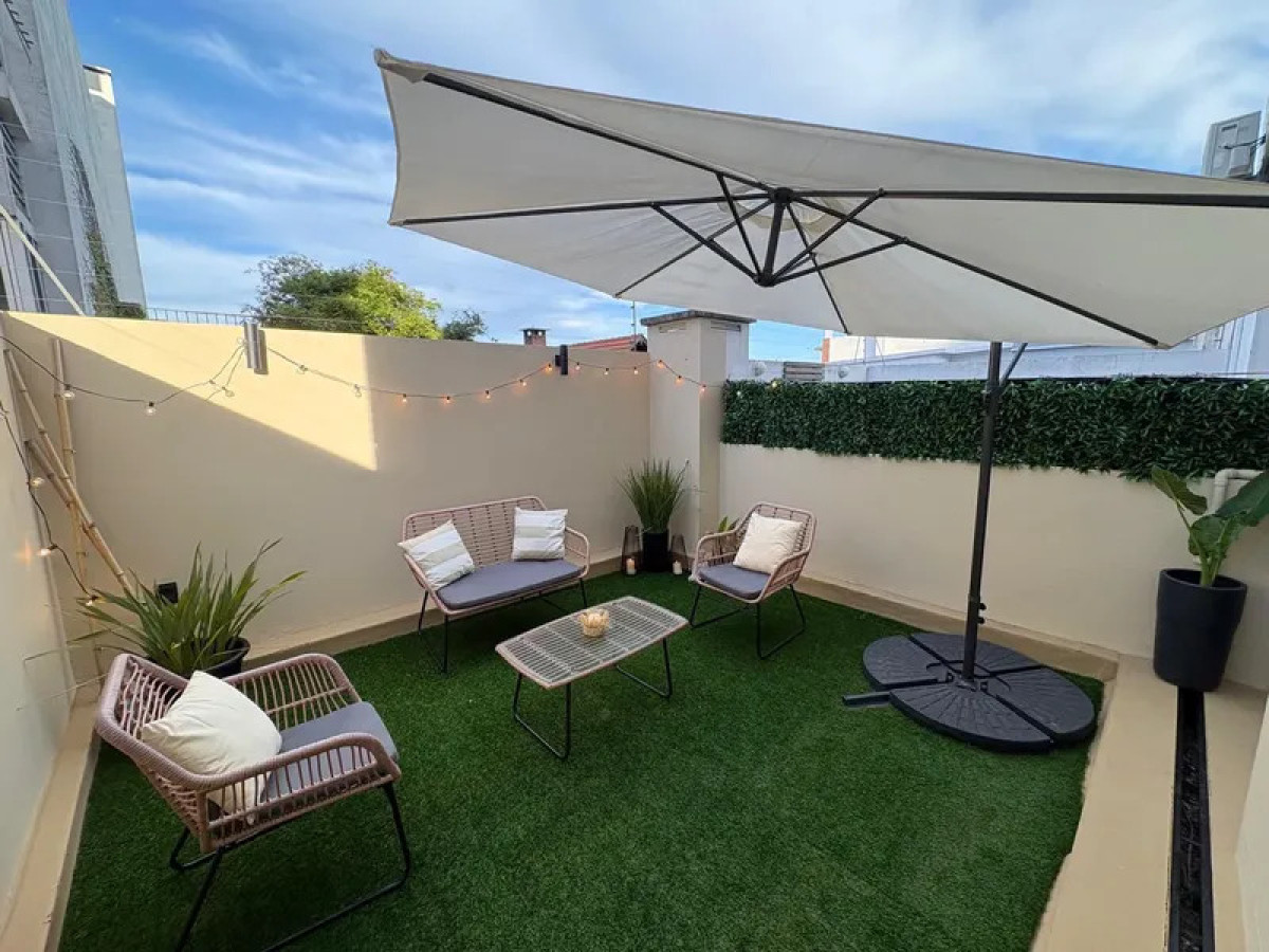 Apartamento ID.6552 - Venta Apartamento 2 Dormitorios Buceo con patio y balcon