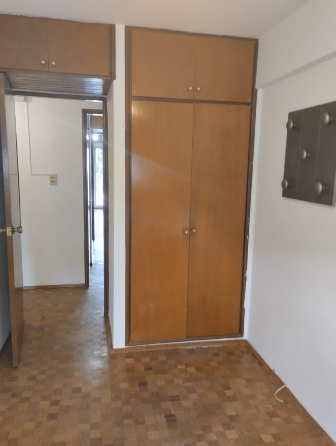 Apartamento ID.4324 - Alquiler Apartamento 4 Dormitorios Punta Carretas con Garaje