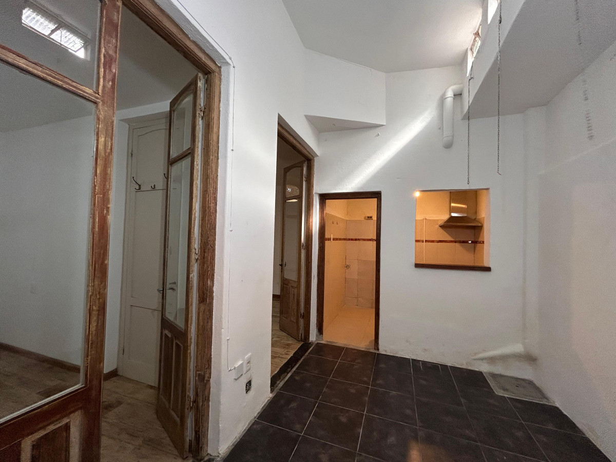 Apartamento ID.4637 - Venta con Renta Apartamento 2 Dormitorios Tres Cruces