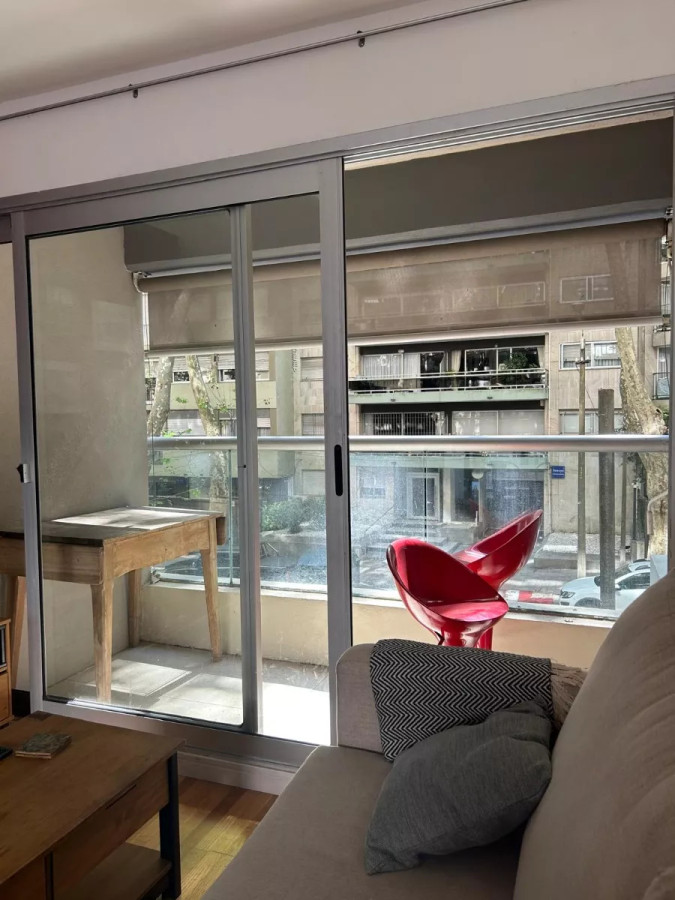 Apartamento ID.4546 - Alquiler Apartamento 1 Dormitorio Pocitos con balcón 