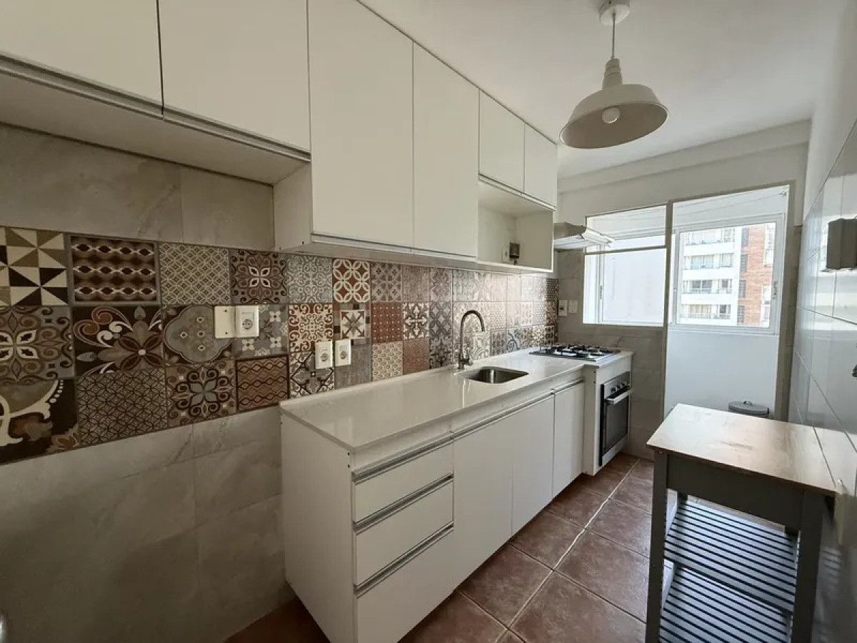 Apartamento ID.6690 - Alquiler Apartamento 1 Dormitorio Pocitos con balcon 