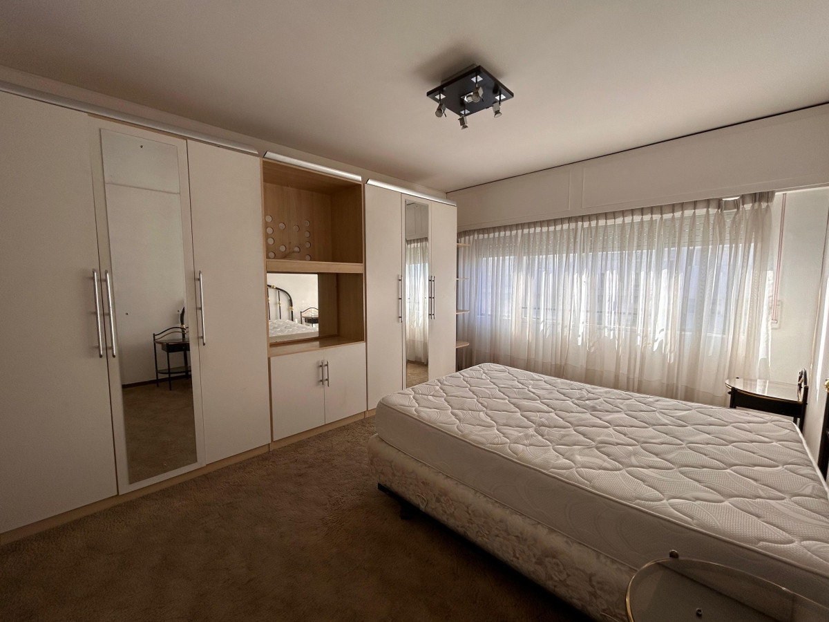 Apartamento ID.4793 - Alquiler Apartamento 3 Dormitorios Punta Carretas con balcón 