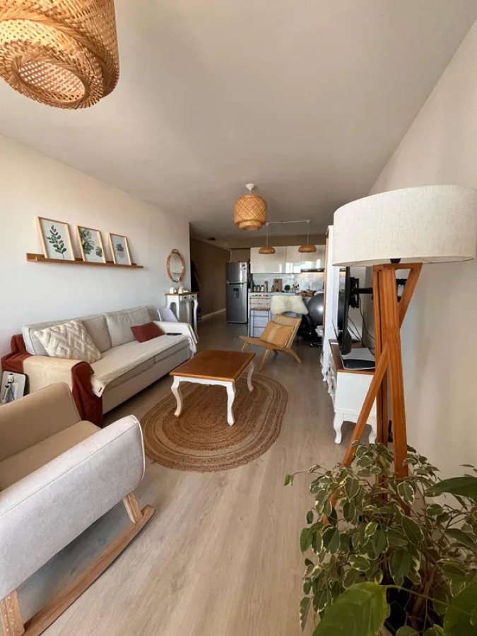 Apartamento ID.6945 - Venta con Renta Apartamento 2 Dormitorios Cordon con terraza