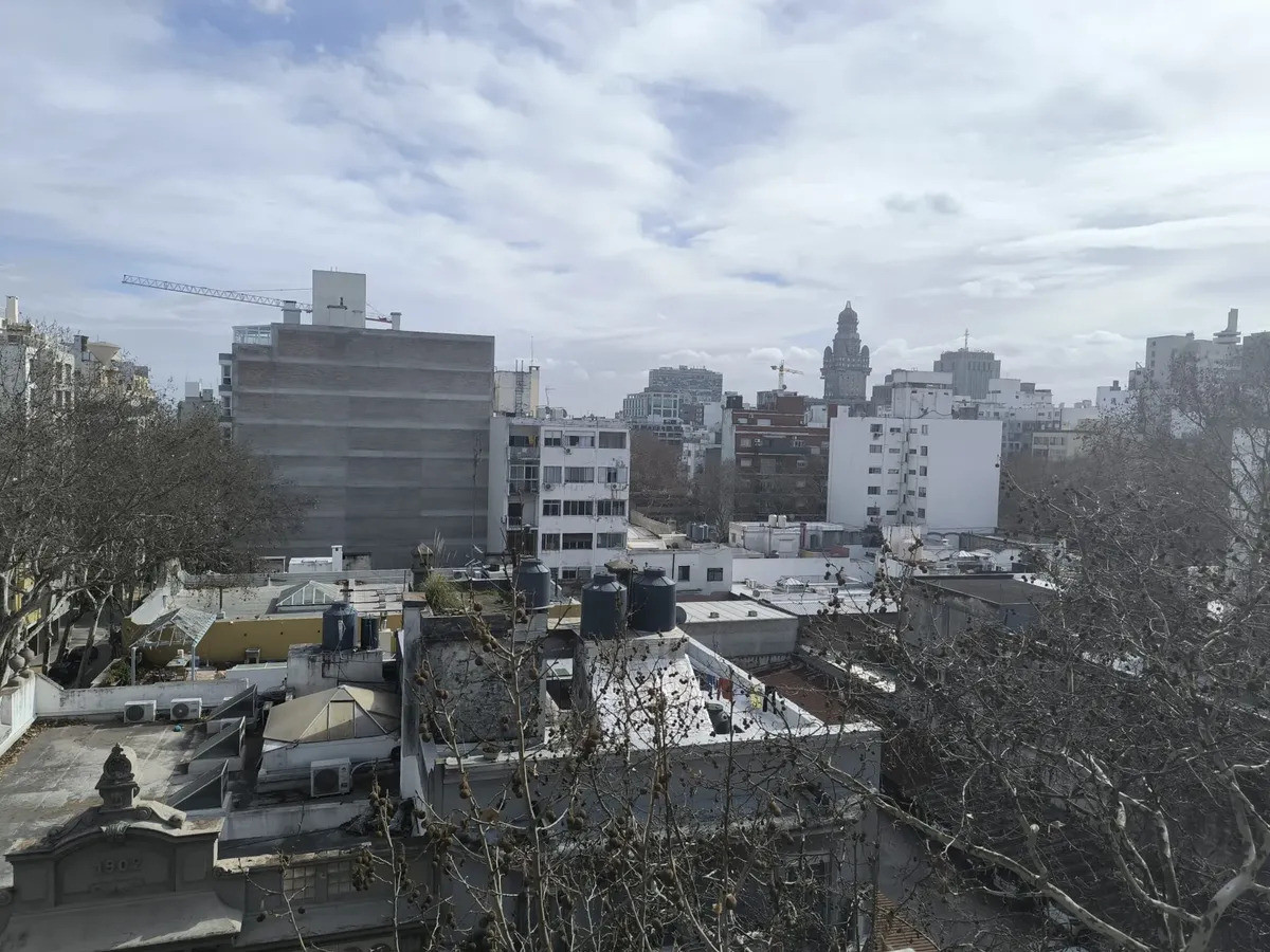 Apartamento ID.6834 - Venta Apartamento 3 Dormitorios Centro con balcon y cochera
