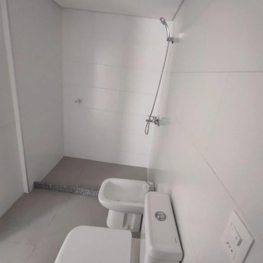 Apartamento ID.5654 - Venta con Renta Apartamento Monoambiente Cordon con balcon 