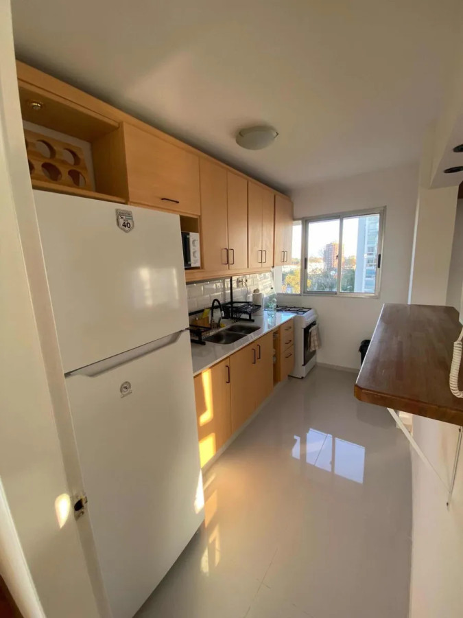 Apartamento ID.5124 - Alquiler Apartamento 2 Dormitorios Malvin con balcon 